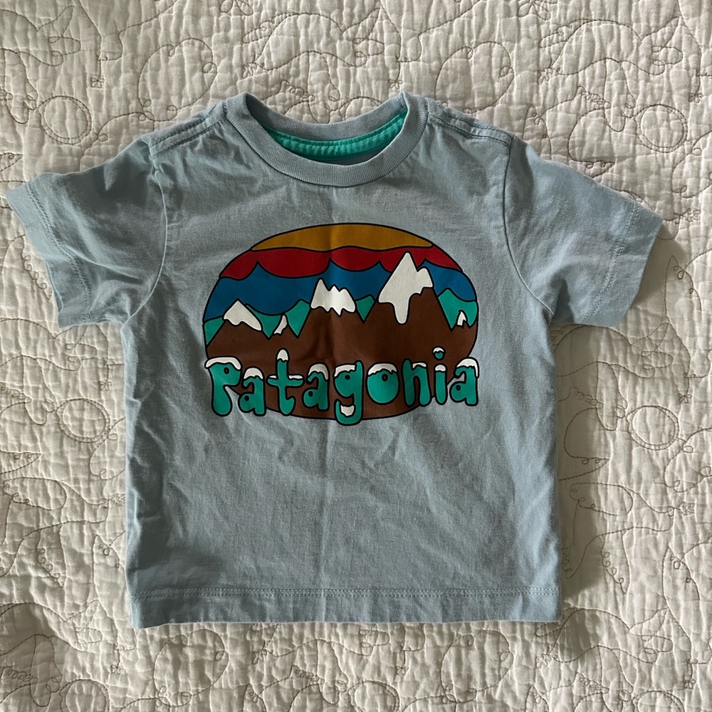 Baby Patagonia logo t-shirt
